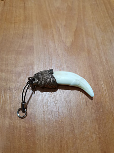 Превью Клык волка с головой из металла