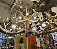 Люстра с рогами оленя 2 яруса